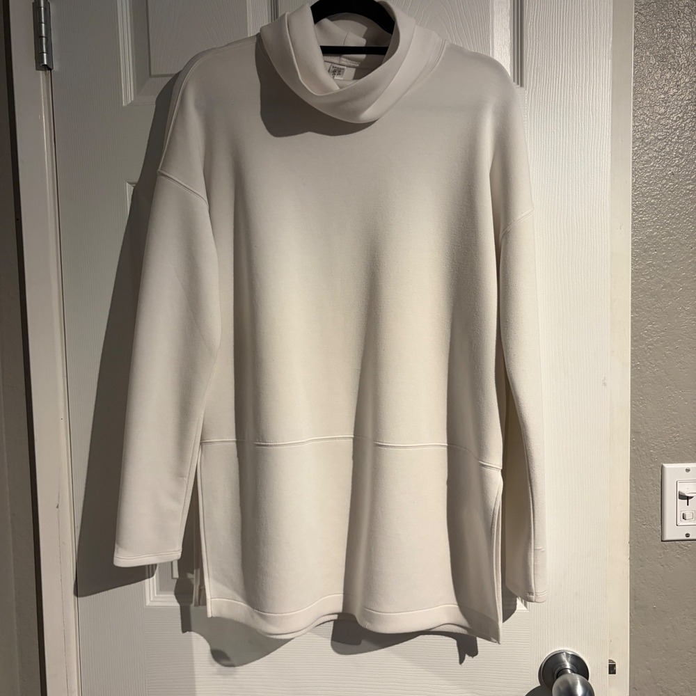 Spanx AirEssentials Turtleneck Tunic White Oversized Pullover Sweatshirt Small